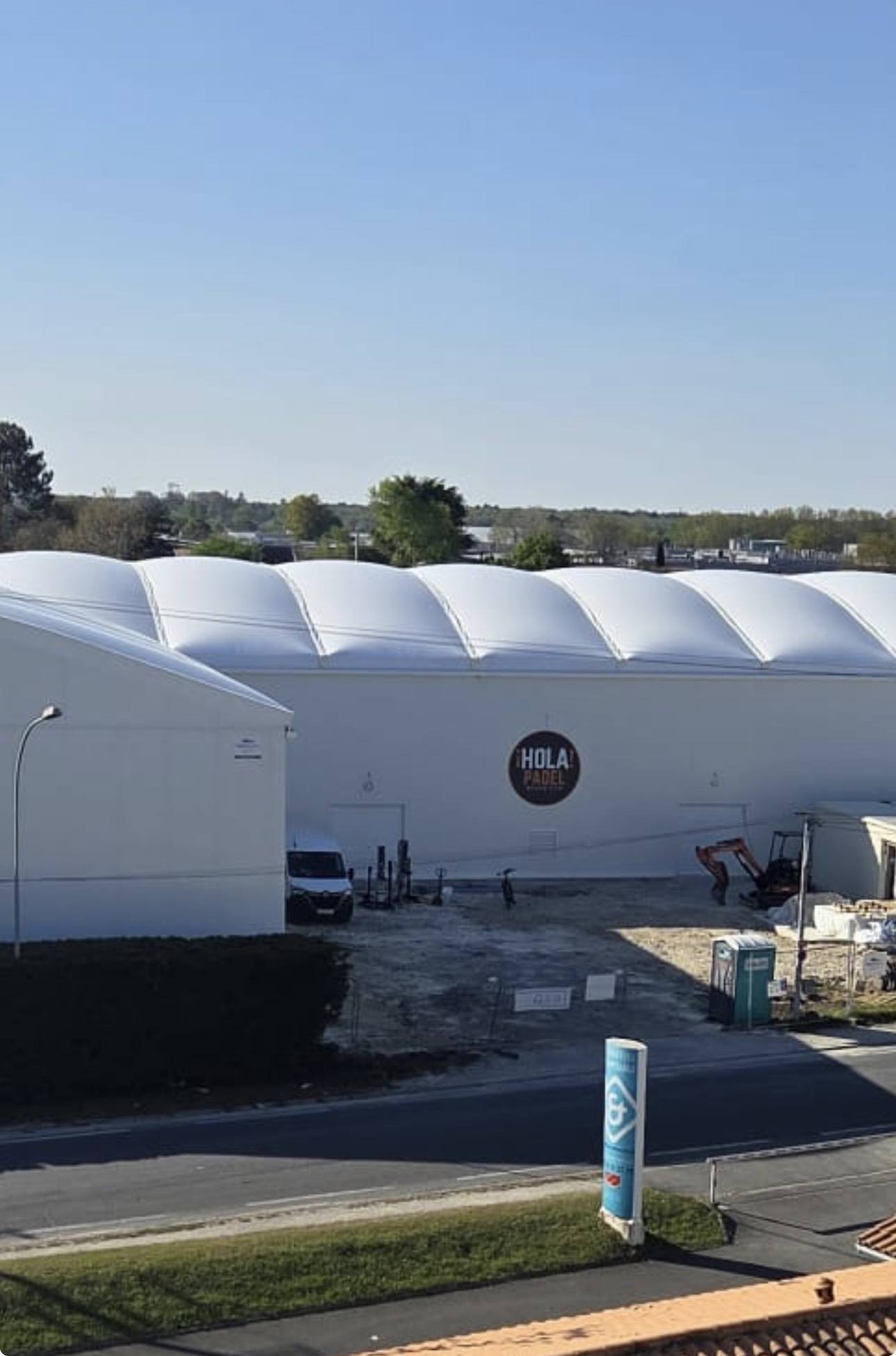 Vue extérieure du chantier ¡HOLA! PADEL
